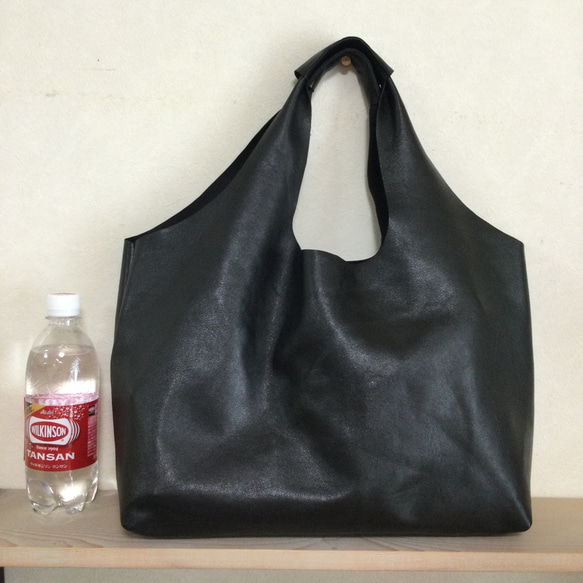 牛革なのに軽い大人バッグ(大)の肩掛けタイプ★A4サイズがゆったり入ります 2枚目の画像