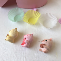 春のお菓子みたいな猫さんトリオ 3枚目の画像