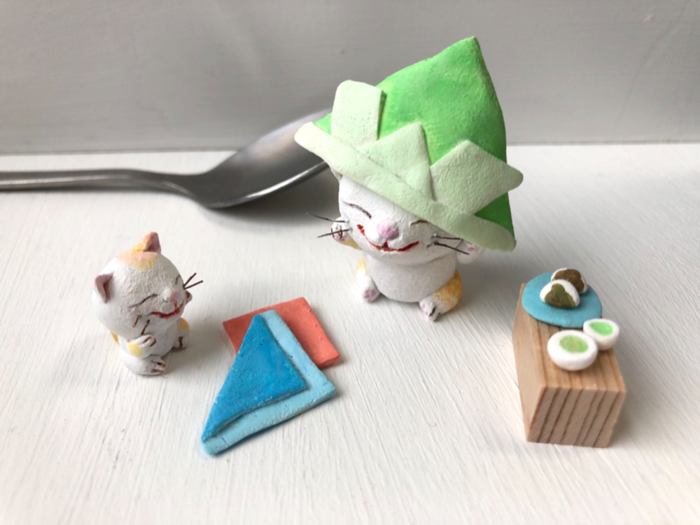 カブト大きめ猫さんコンビ