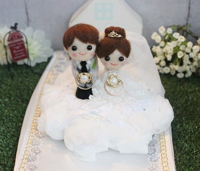 受注製作☆ウェディングドールが乗ったリングピロー