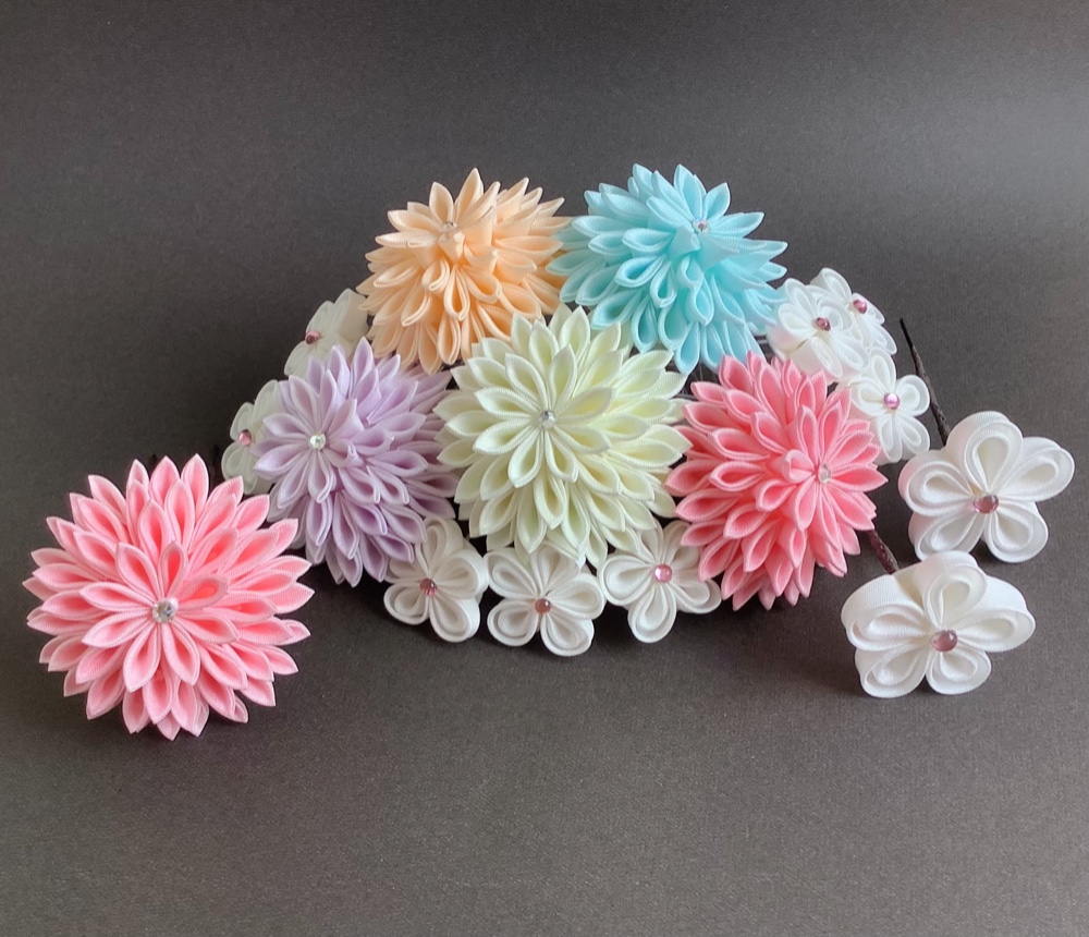 4点セット 成人式、卒業式　つまみ細工の髪飾り