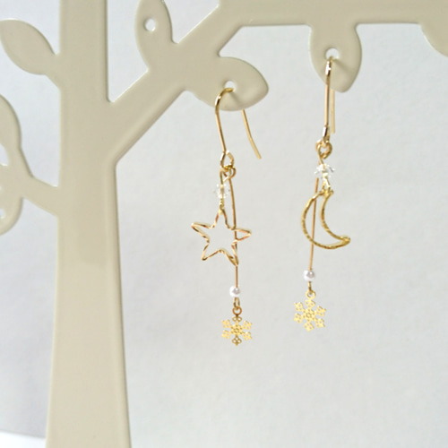 星と月と雪の結晶＊ピアス/イヤリング ピアス（フック・チェーン