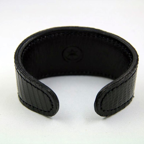 CCマークブラックレザーバングル 約22cm 継ぎ目なし 本革 バングル 腕輪 メンズ 男性 レザーバングル ブラック