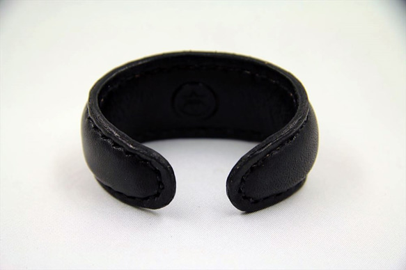 バングル(レディス・黒) 2枚目の画像