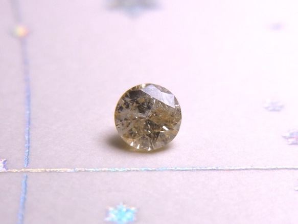 蛍光ダイヤモンド（イエロー蛍光・3mm） 1枚目の画像