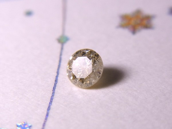 蛍光ダイヤモンド（イエロー蛍光・3mm） 3枚目の画像