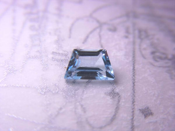 【再入荷】ブルートパーズ（7×4mm） 1枚目の画像