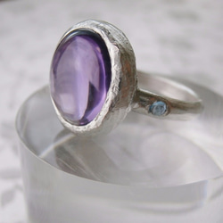 紫水晶和藍色托帕石戒指 第1張的照片