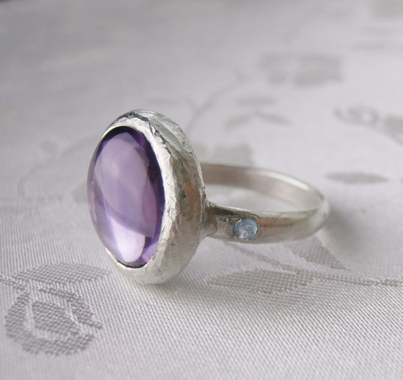 紫水晶和藍色托帕石戒指 第8張的照片