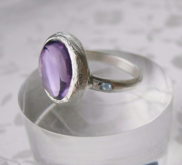 紫水晶和藍色托帕石戒指 第9張的照片