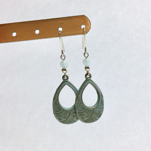 天然石アクアマリンの青銅ピアス／イヤリング ピアス（フック