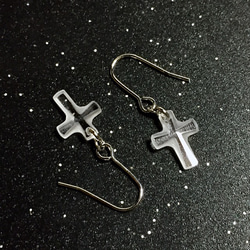 SALE♥SWAROVSKIクロス✞クリスタルピアス／イヤリング 2枚目の画像