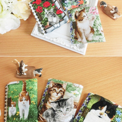 9種・お花猫柄二つ折りパスケース2／キーケース・はんぱ布雑貨 2枚目の画像