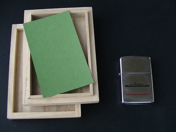 オーダーメイド　桐箱　家紋　地紋沙綾型　カードケース　彫金　記念日 2枚目の画像