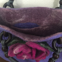 【受注制作】羊毛フェルトバック 薄紫 牡丹の花コサージュ 2枚目の画像