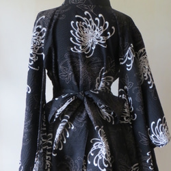 和ドレス（浴衣としても）　黒と菊　 3枚目の画像