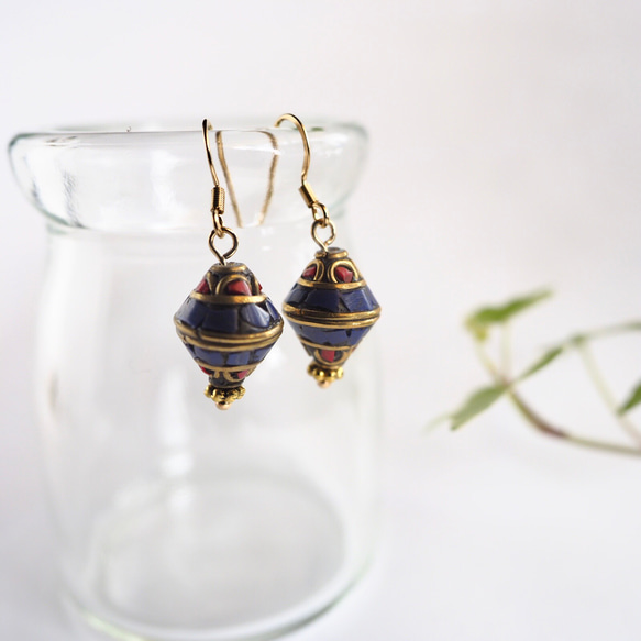 NEW】 チベットから届いたターコイズと珊瑚のピアス アクセサリー