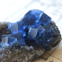 フローライト（蛍石）　Indigo blue　中国・福建省産　83g/ 鉱物・結晶原石 2枚目の画像