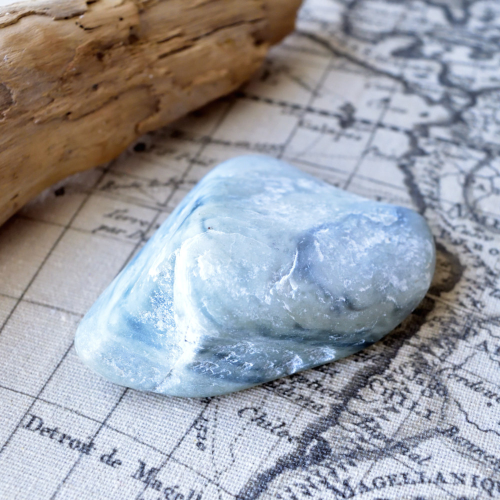 インフィナイト　翡翠よりも翡翠らしく　南アフリカ産　160g/原石・ヒーリング