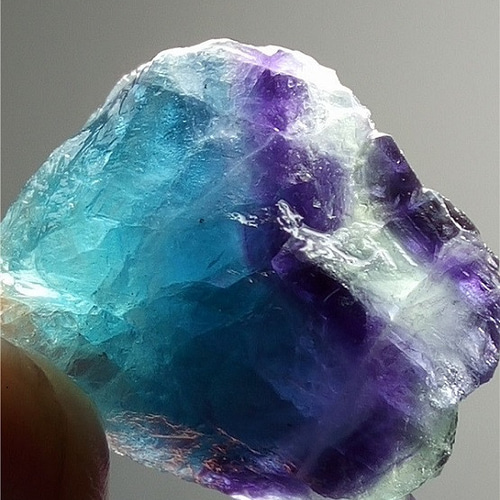 ★お値下げ中★ 特大！！5kg超フローライト原石　人気の蛍石　美品・レア物です♪ ☆お値下げ中☆ 特大！！5kg超フローライト原石人気の蛍石美品・レア物