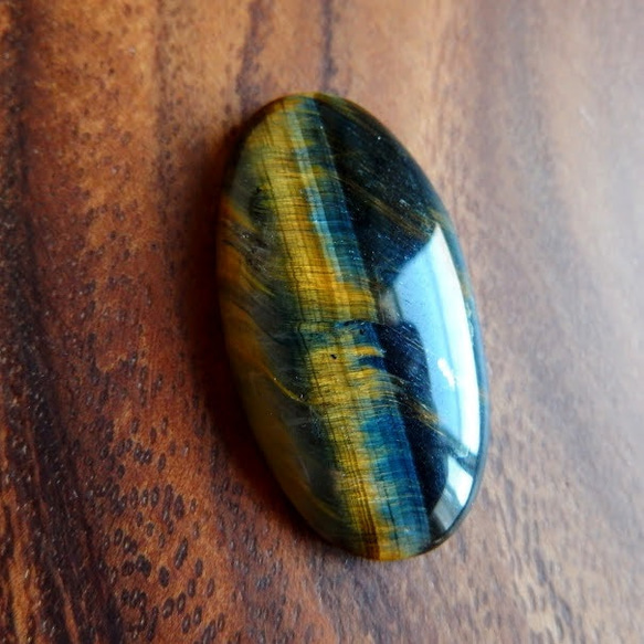 ブルータイガーアイ（ホークスアイ）金色のタテガミ 38mm/ ルース