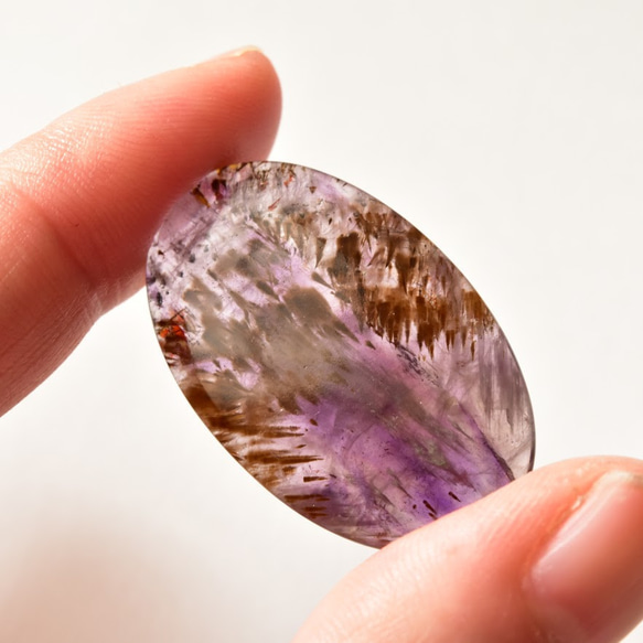 Super Seven Amethyst Kakoukenite 35mm 26cts./ Ruth·Cabochon 第5張的照片