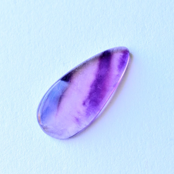 フローライト　紫の雫　14.8cts./ ルース・カボション 3枚目の画像