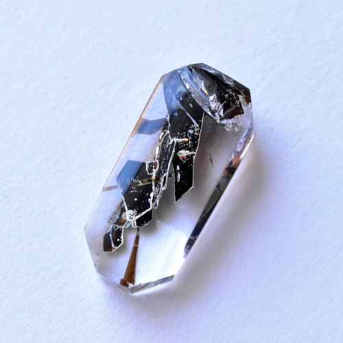 マイカ（雲母）・イン・クォーツ プリズム ブラジル産 15.7cts