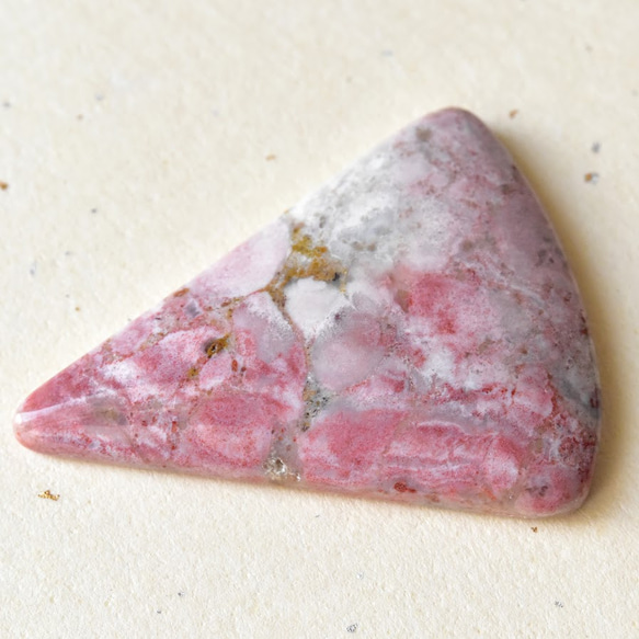 Mosaulkite Sakura神社少女在美國密蘇里州出產42.5 cts./ Loose·Cabochon 第4張的照片