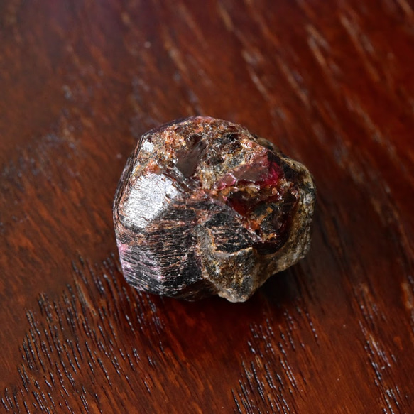 レッドガーネット　マダガスカル産　18g/鉱物・結晶原石 5枚目の画像