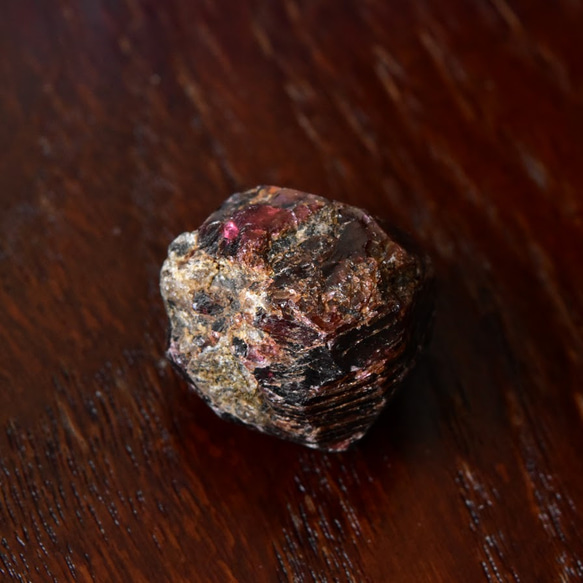 レッドガーネット　マダガスカル産　18g/鉱物・結晶原石 6枚目の画像