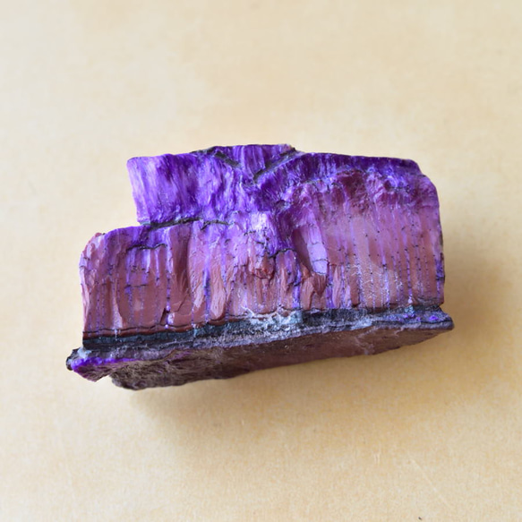 Sugilite（Sugiite）Chatoyancy 21.8克來自南非/礦石/礦物 第2張的照片