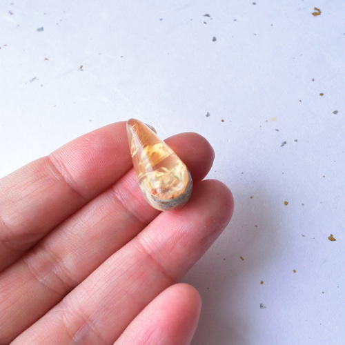 ファイヤーオパール マトリックス 黄金の鶴 カザフスタン産