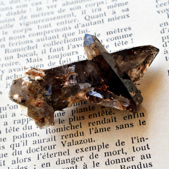 Smokey石英點Doffine雙晶從Malawi-Mulanger山31克/礦物，粗糙的石頭 第10張的照片