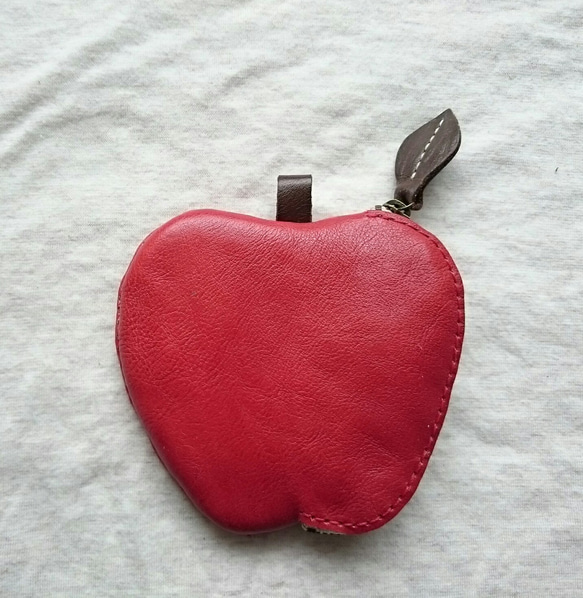 リンゴのコインケース(赤) 1枚目の画像