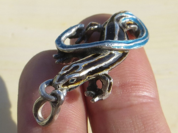 かすう工房 タケオキクチ コラボ 金魚 TK silver ペンダントトップ ニホントカゲのペンダント>> 銀 七宝焼 ガラス 蜥蜴 シルバー