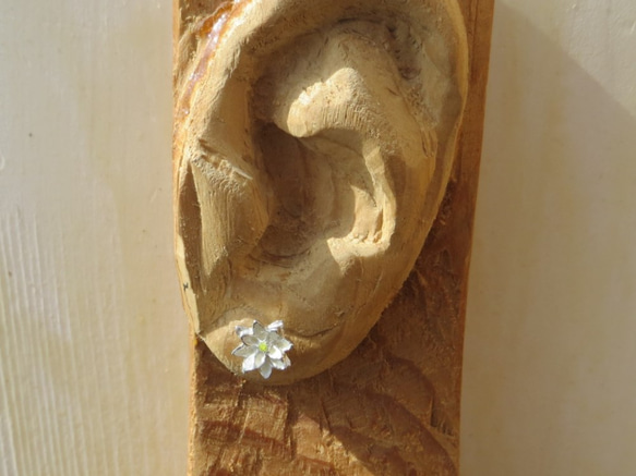 蓮の花のピアス　片耳 5枚目の画像