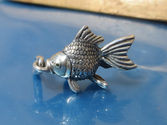 豆金魚 ペンダントトップ>> シルバー 琉金 銀 きんぎょ キンギョ