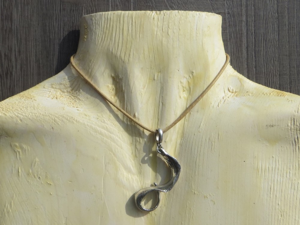 <<お魚シルバー　太刀魚>>　タチウオ　釣り　さかな　ペンダント　たちうお