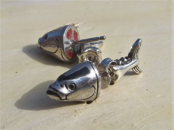 お魚シルバー まぐろピアス ペア>> 七宝焼 ガラス さかな 鮪