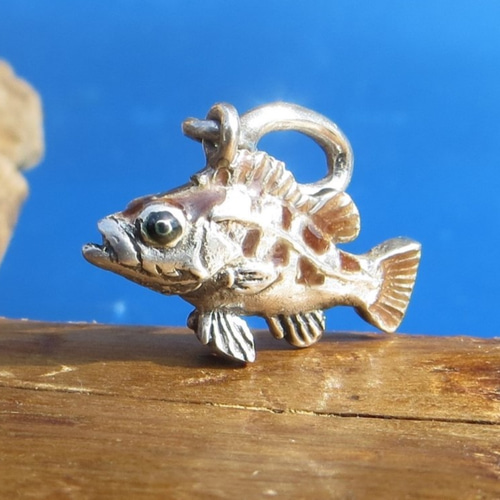 お魚シルバー めばるペンダント>> 七宝焼 海 ガラス 釣り