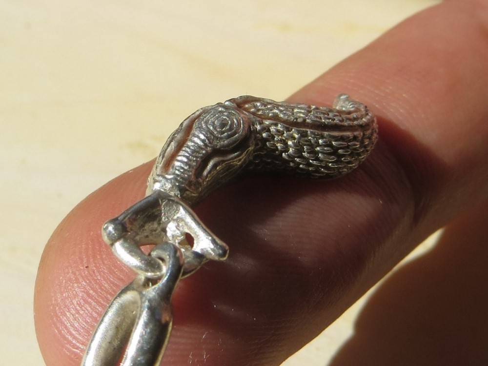 ナメクジペンダント　銀　七宝焼　チャコウラナメクジ　蛞蝓　なめくじ