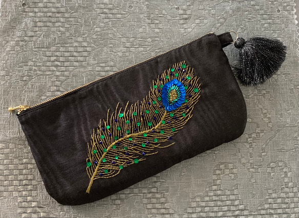 ビーズとスパンコールの孔雀の羽刺繍のポーチ ポーチ AZmama