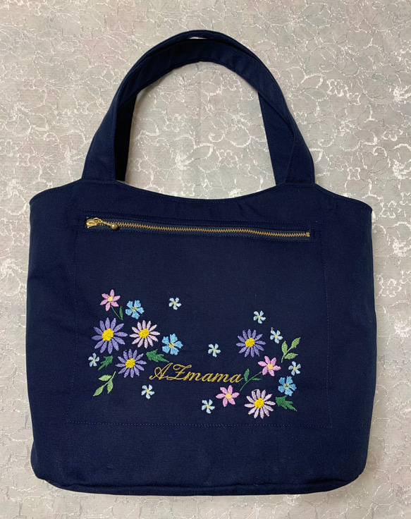 小花の花束刺繍のトートバッグ 2枚目の画像