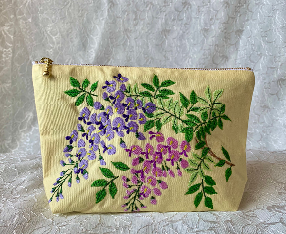 再販　藤の花刺繍のポーチ 1枚目の画像