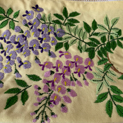 再販　藤の花刺繍のポーチ 3枚目の画像