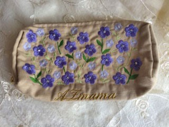 お花刺繍のポーチ(藤色の花) 3枚目の画像