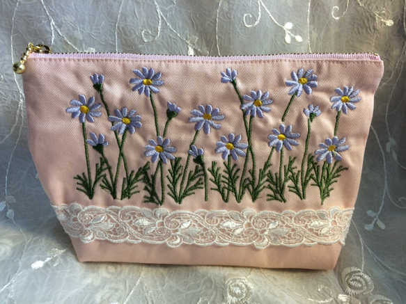 お花刺繍とレースのポーチ(マーガレット) 1枚目の画像