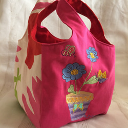 お花刺繍四角いトートバッグ(ピンク) 2枚目の画像