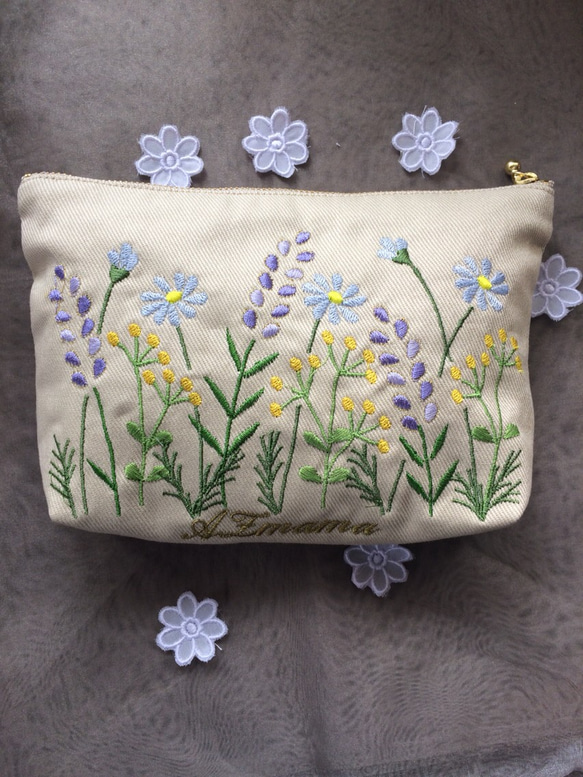 お花刺繍のポーチ(ハーブ) 2枚目の画像